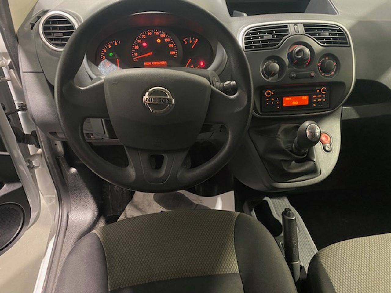 Foto Nissan NV250 13