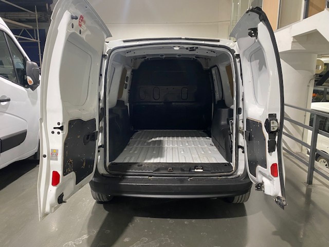 Foto Nissan NV250 7