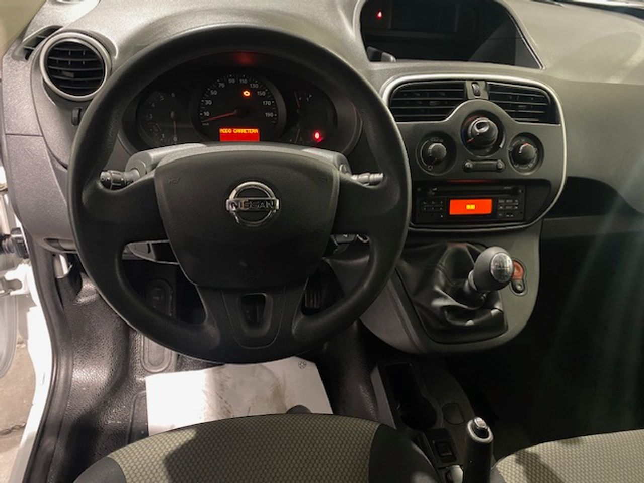 Foto Nissan NV250 10