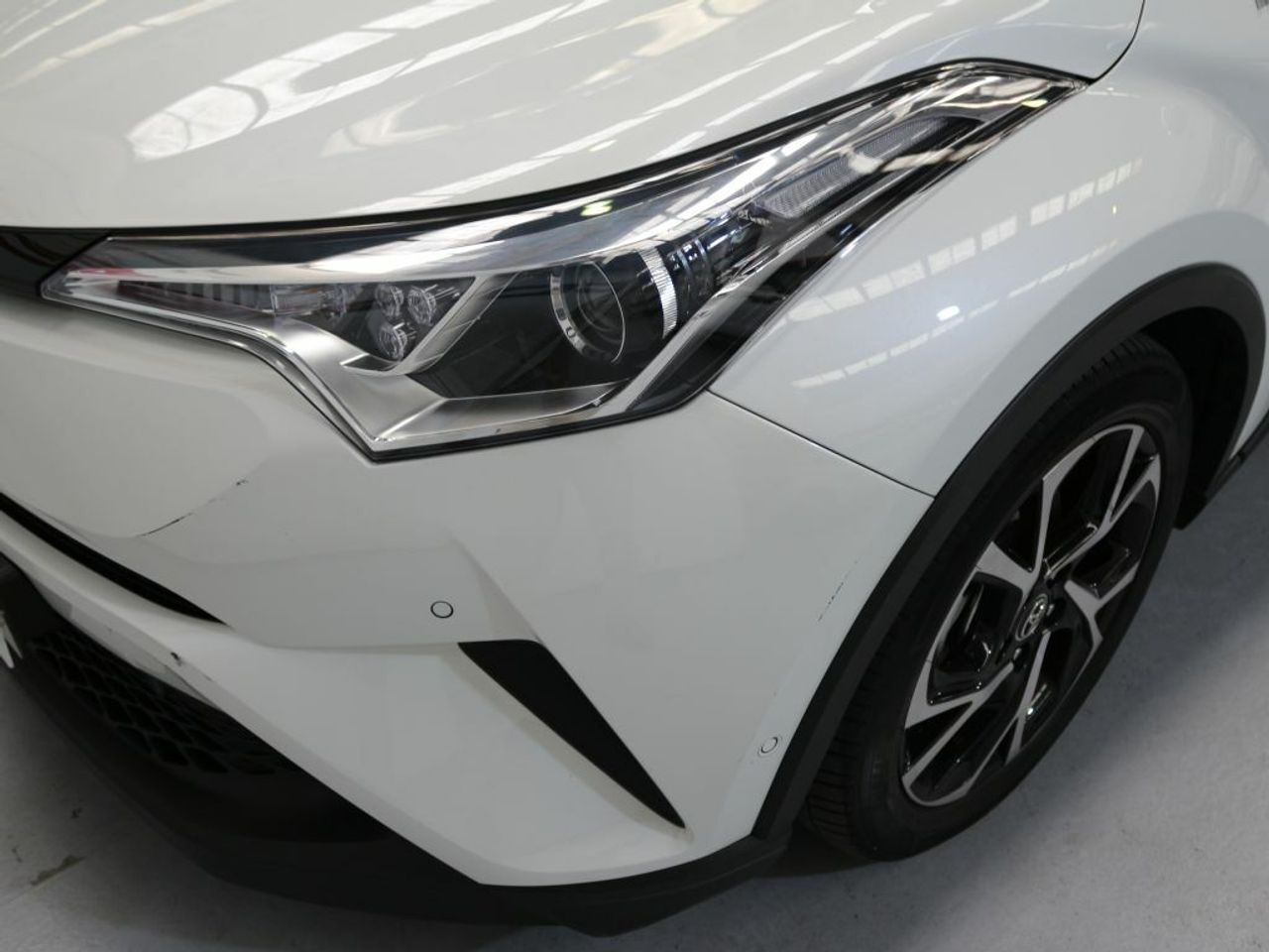 Foto Toyota C-HR 30