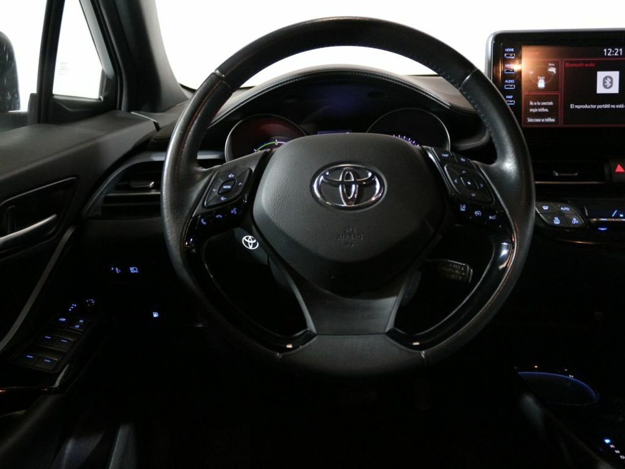 Foto Toyota C-HR 15