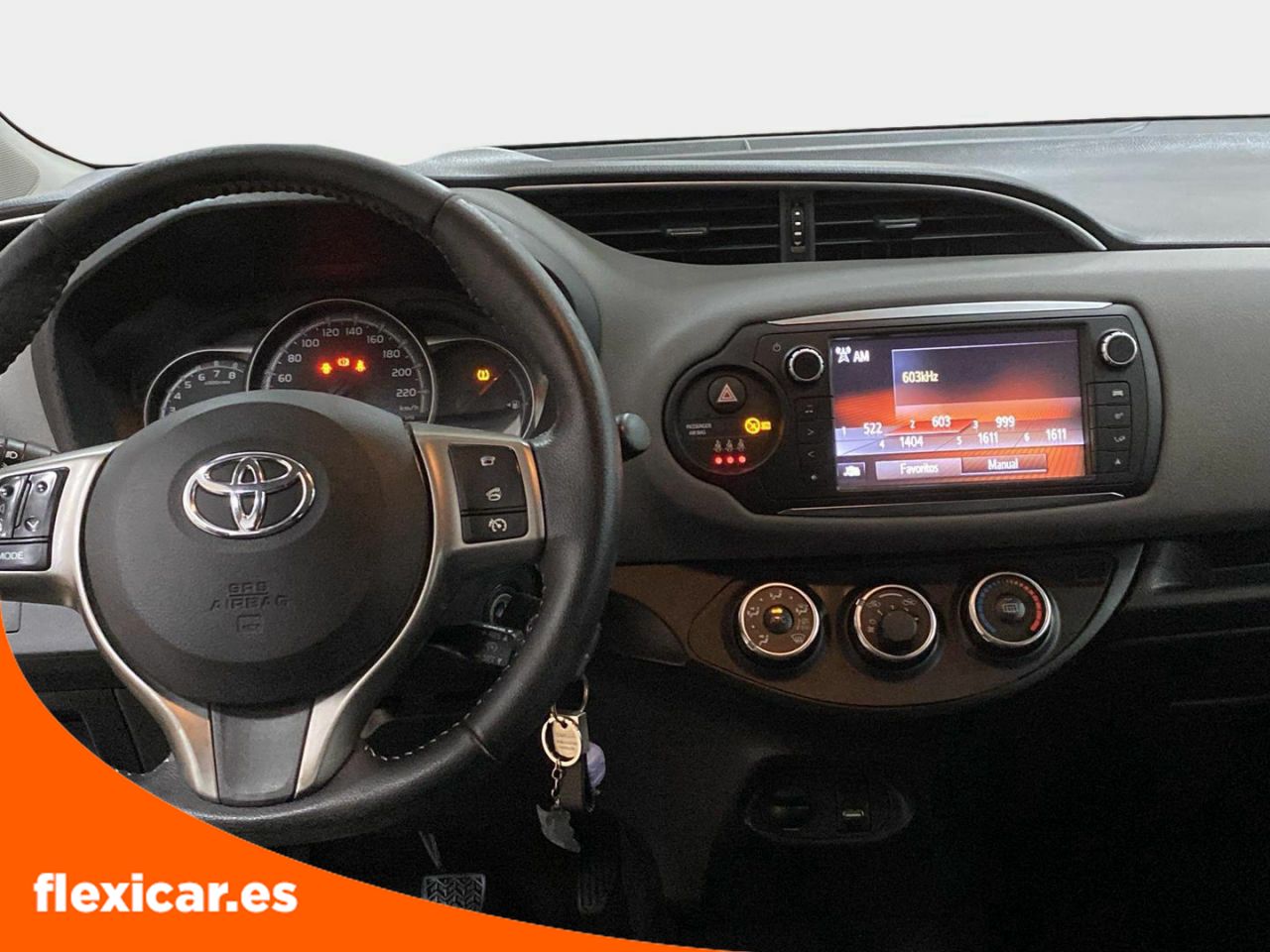 Foto Toyota Yaris 14