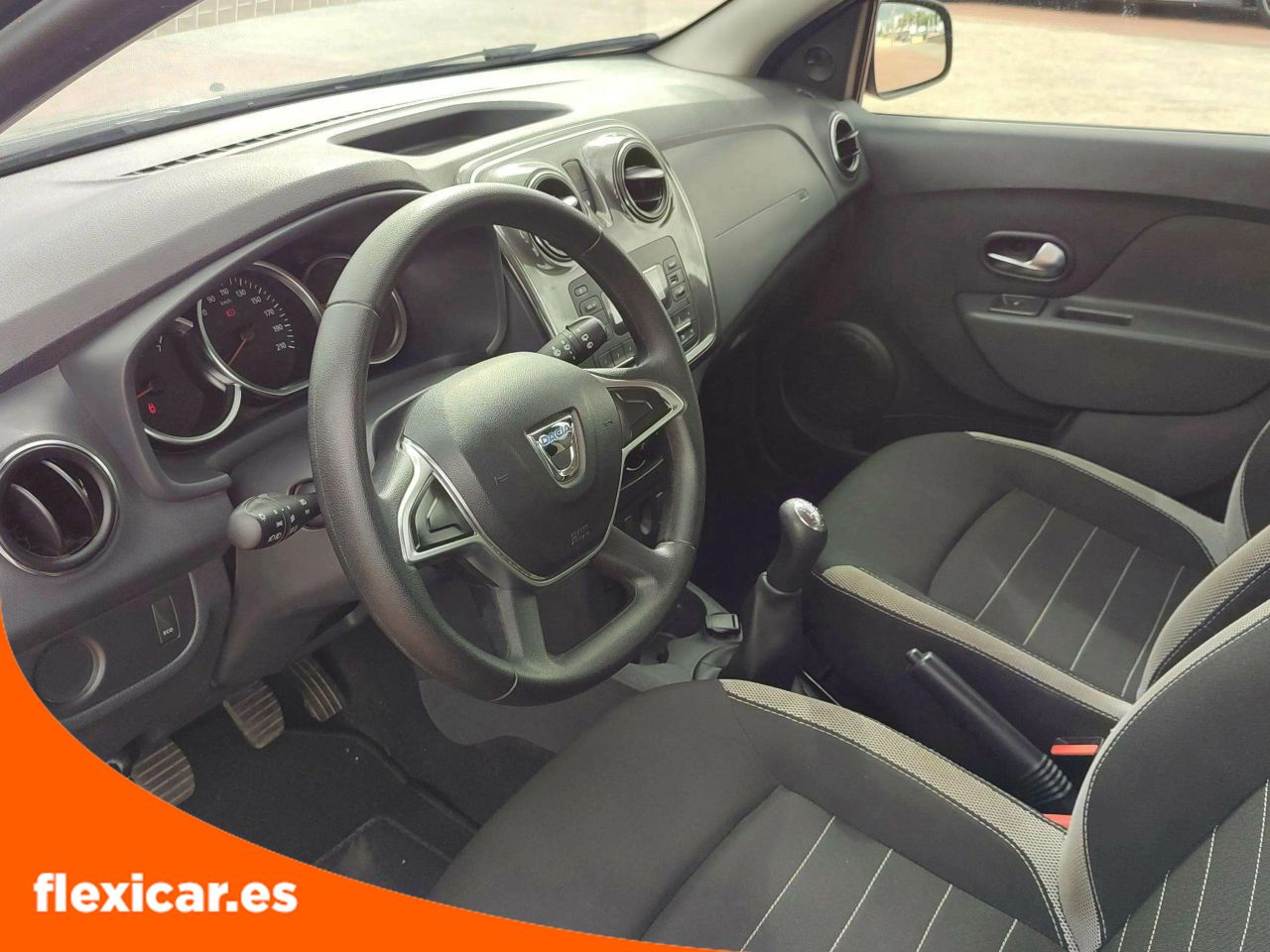 Foto Dacia Sandero 18