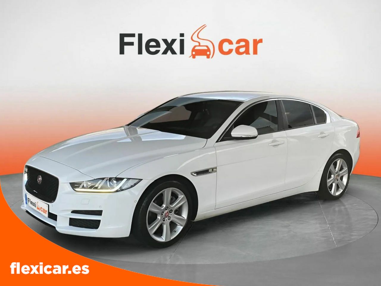 Foto Jaguar XE 3