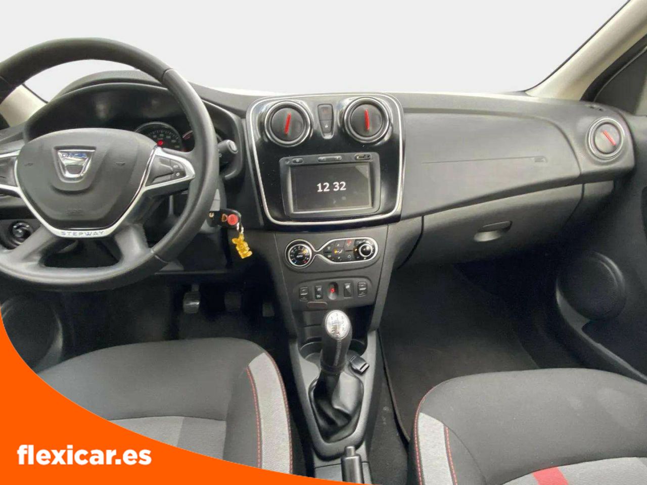 Foto Dacia Sandero 10