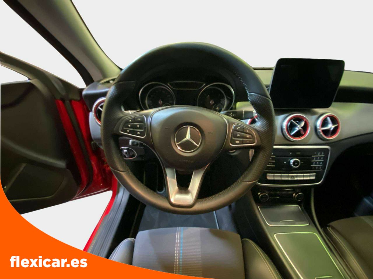 Foto Mercedes-Benz Clase CLA 24