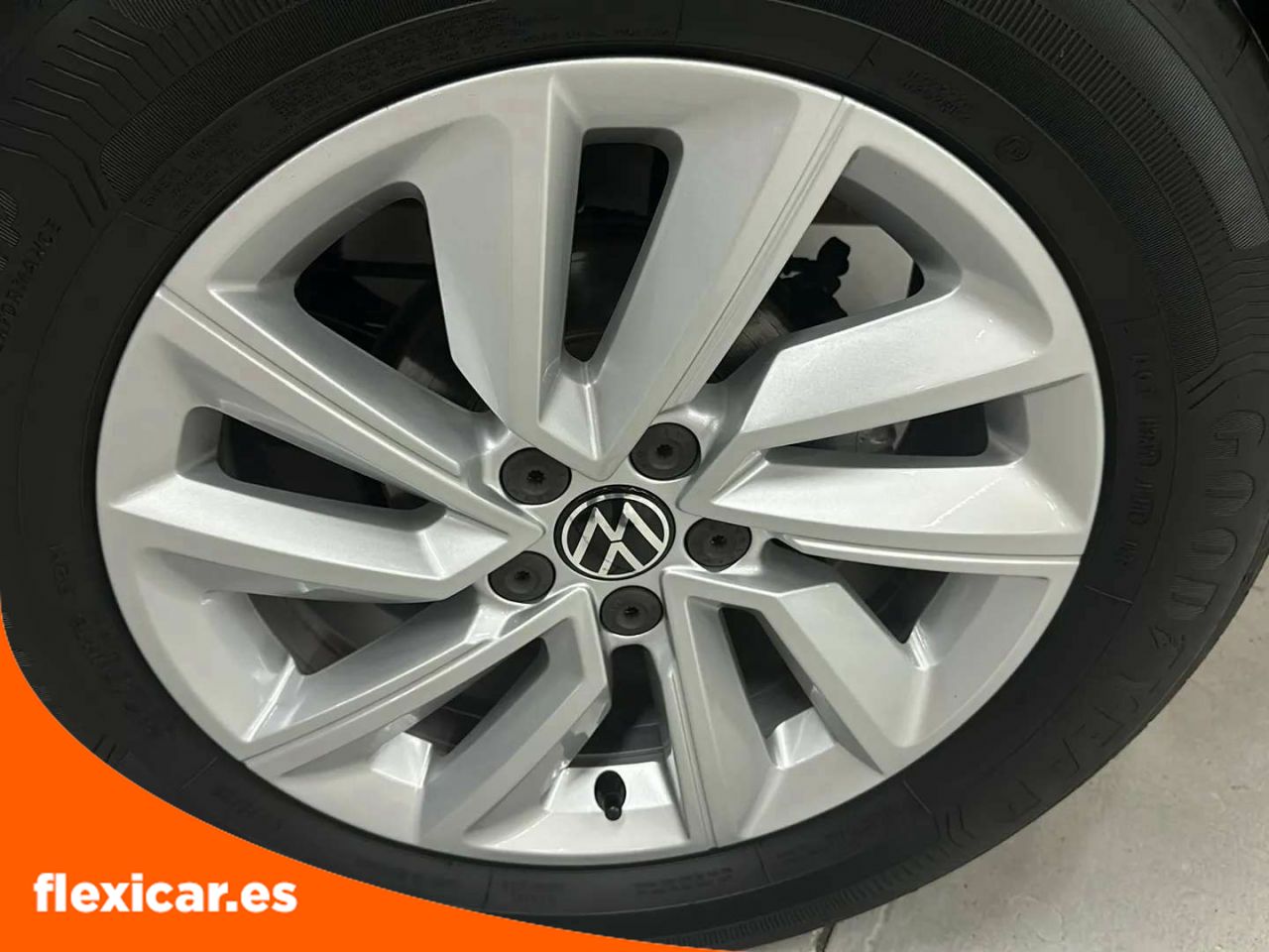 Foto Volkswagen T-Cross 25