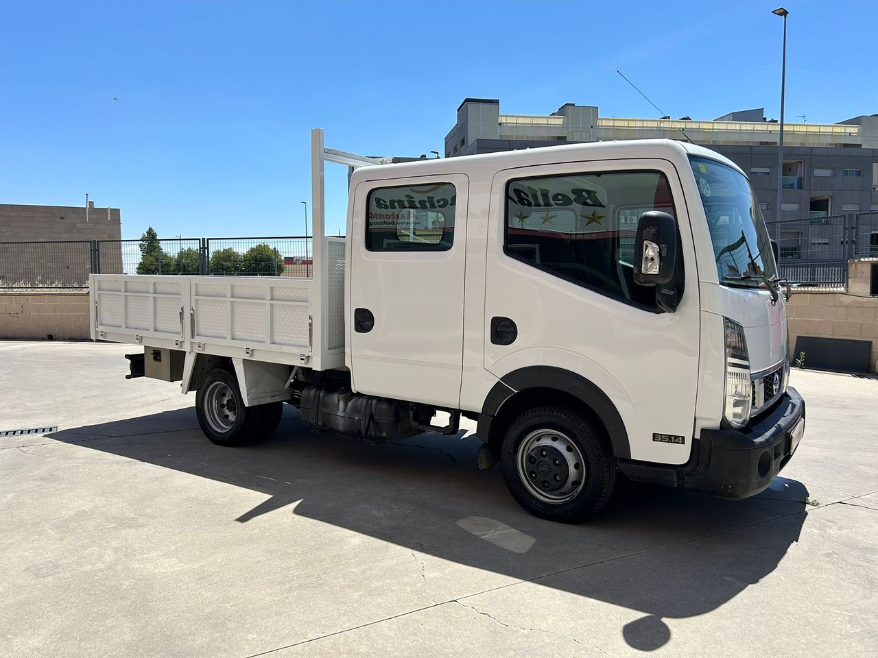 Foto Nissan NT400 12