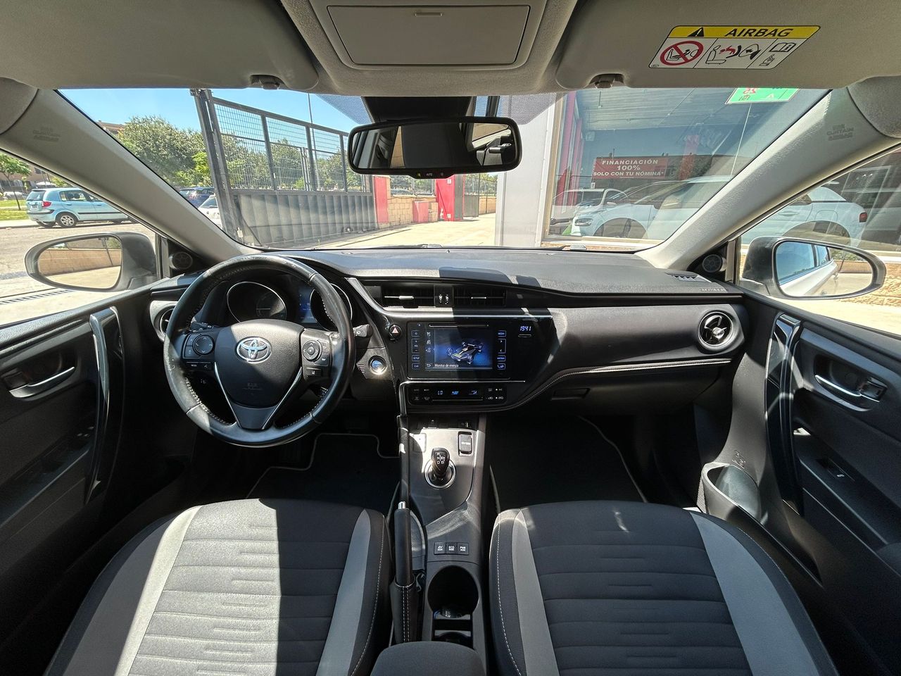 Foto Toyota Auris 11