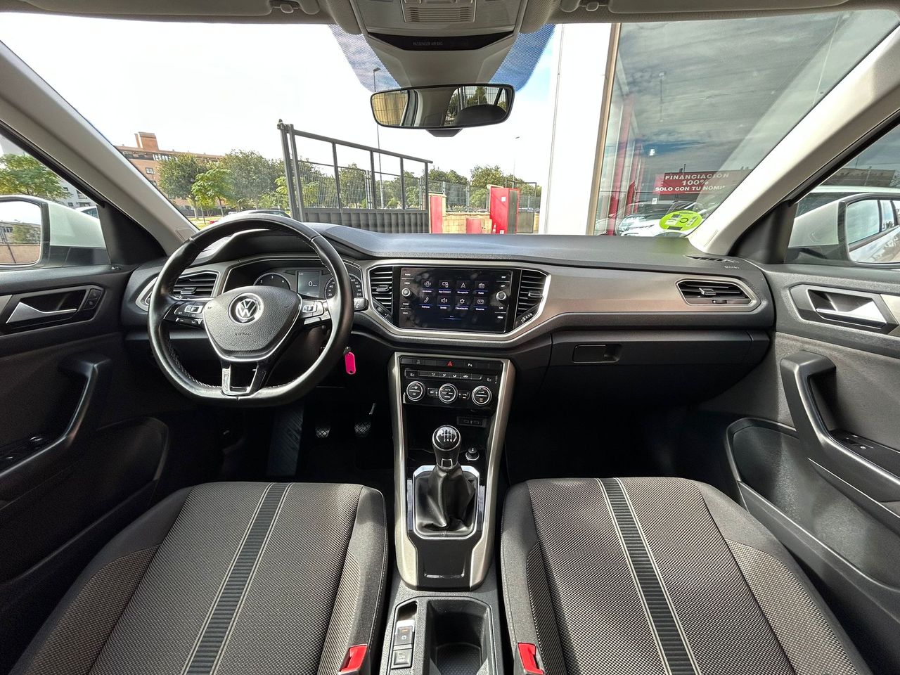 Foto Volkswagen T-Roc 11