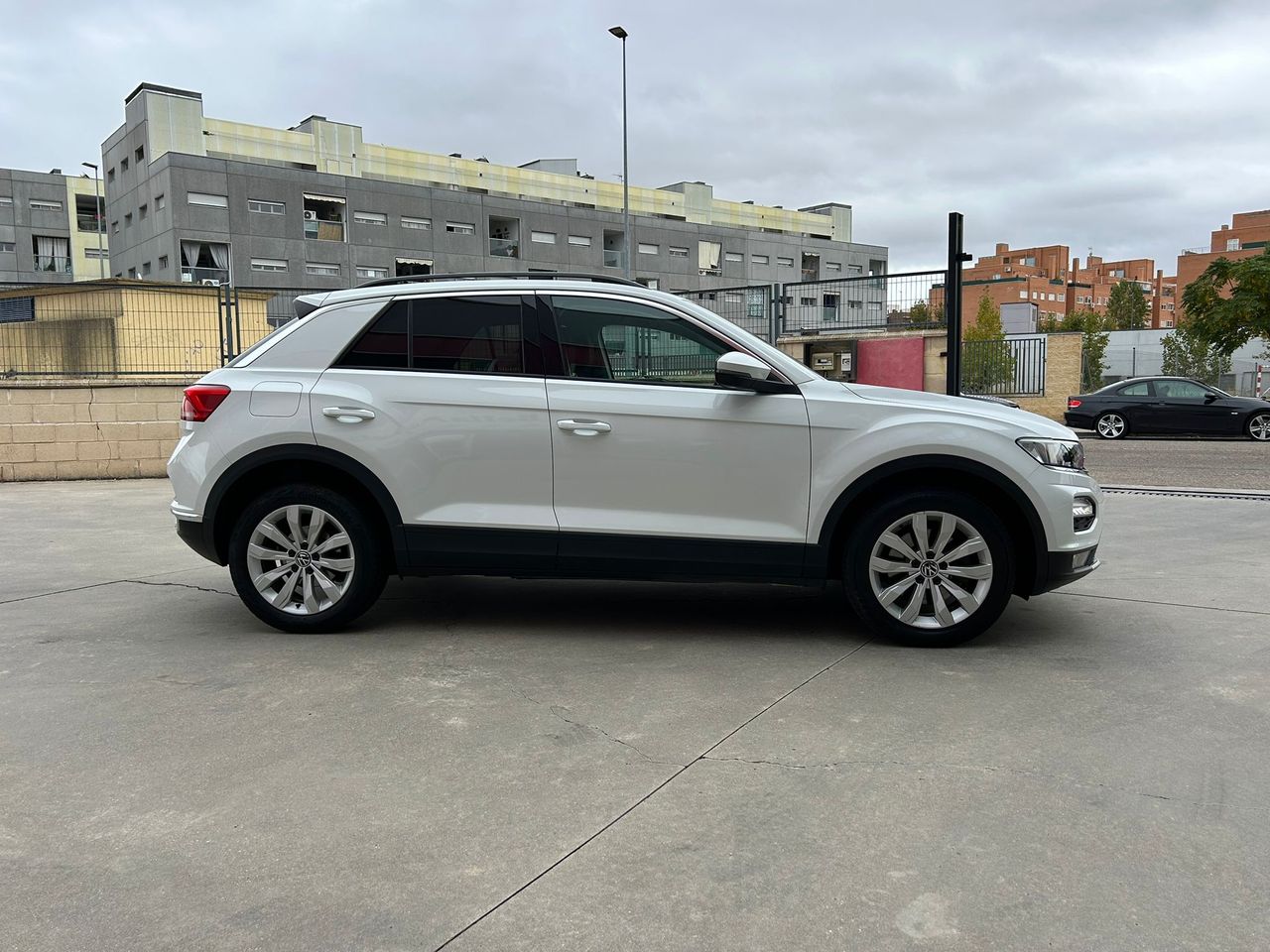 Foto Volkswagen T-Roc 4