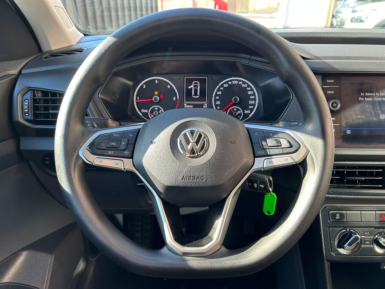 Foto Volkswagen T-Cross 11