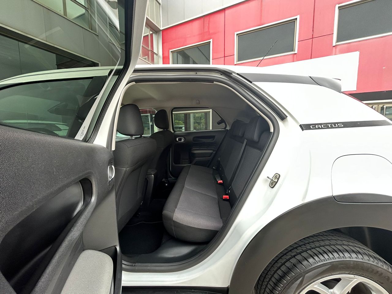 Foto Citroën C4 Cactus 10