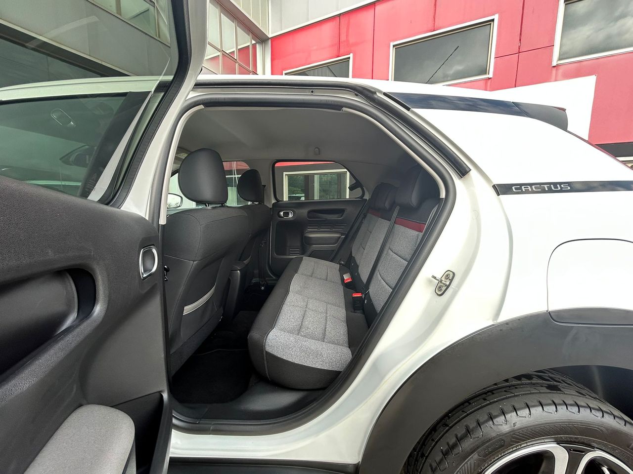 Foto Citroën C4 Cactus 10