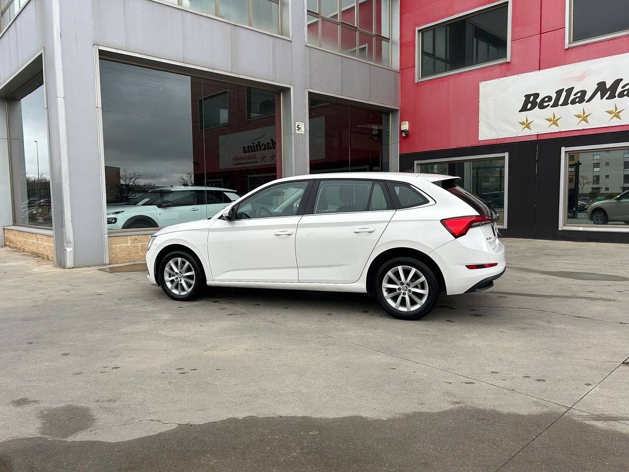 Foto Skoda Scala 4