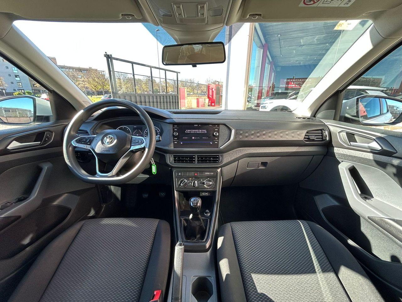 Foto Volkswagen T-Cross 12