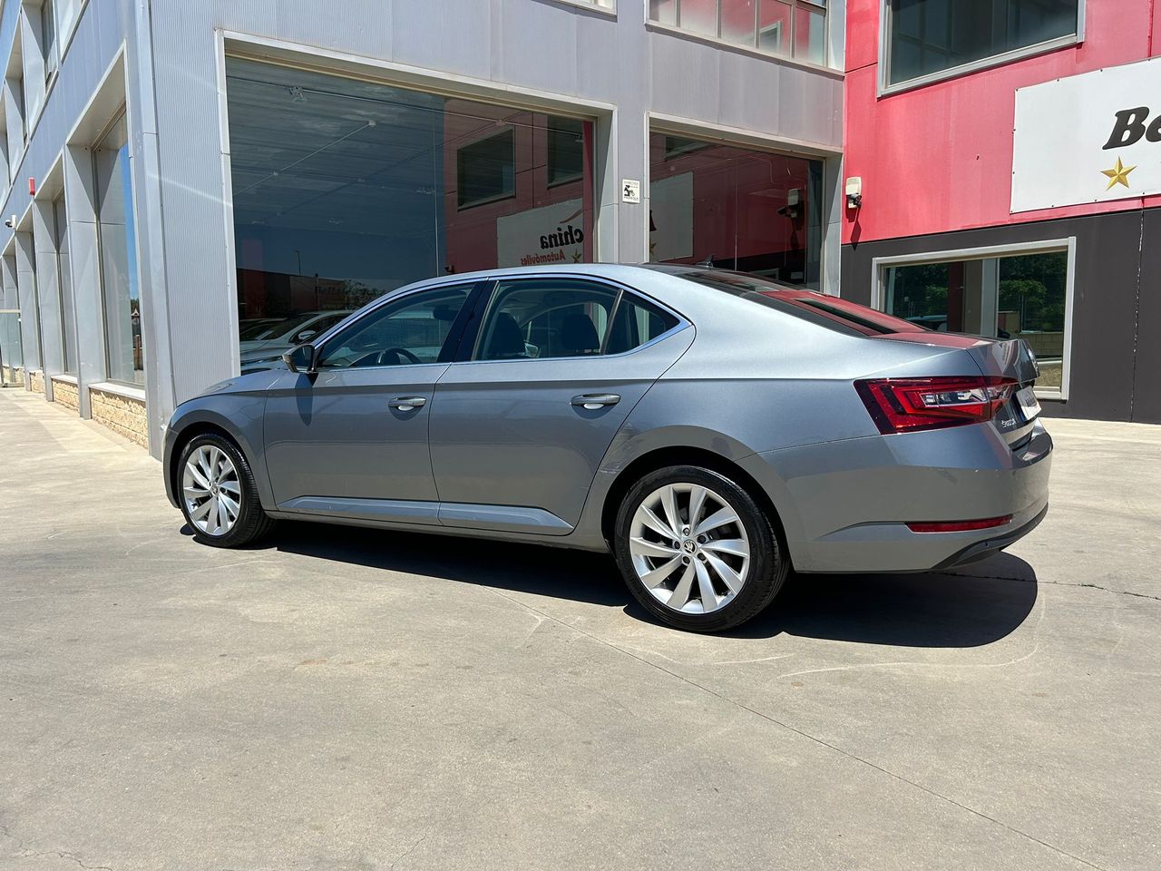 Foto Skoda Superb 2