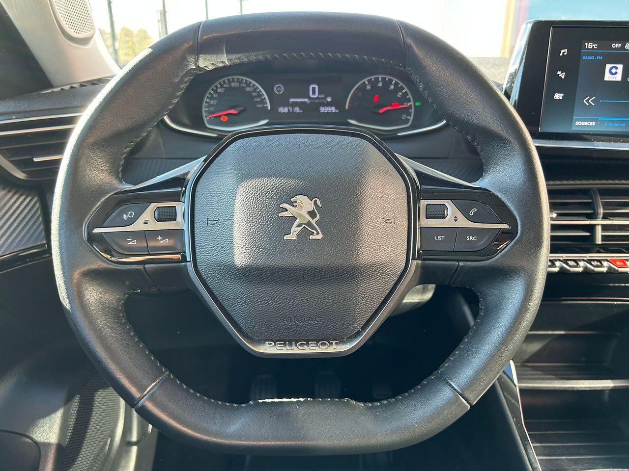 Foto Peugeot 2008 11