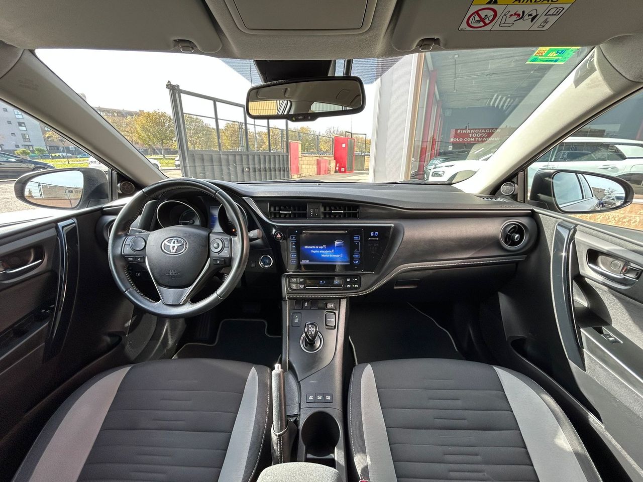 Foto Toyota Auris 12