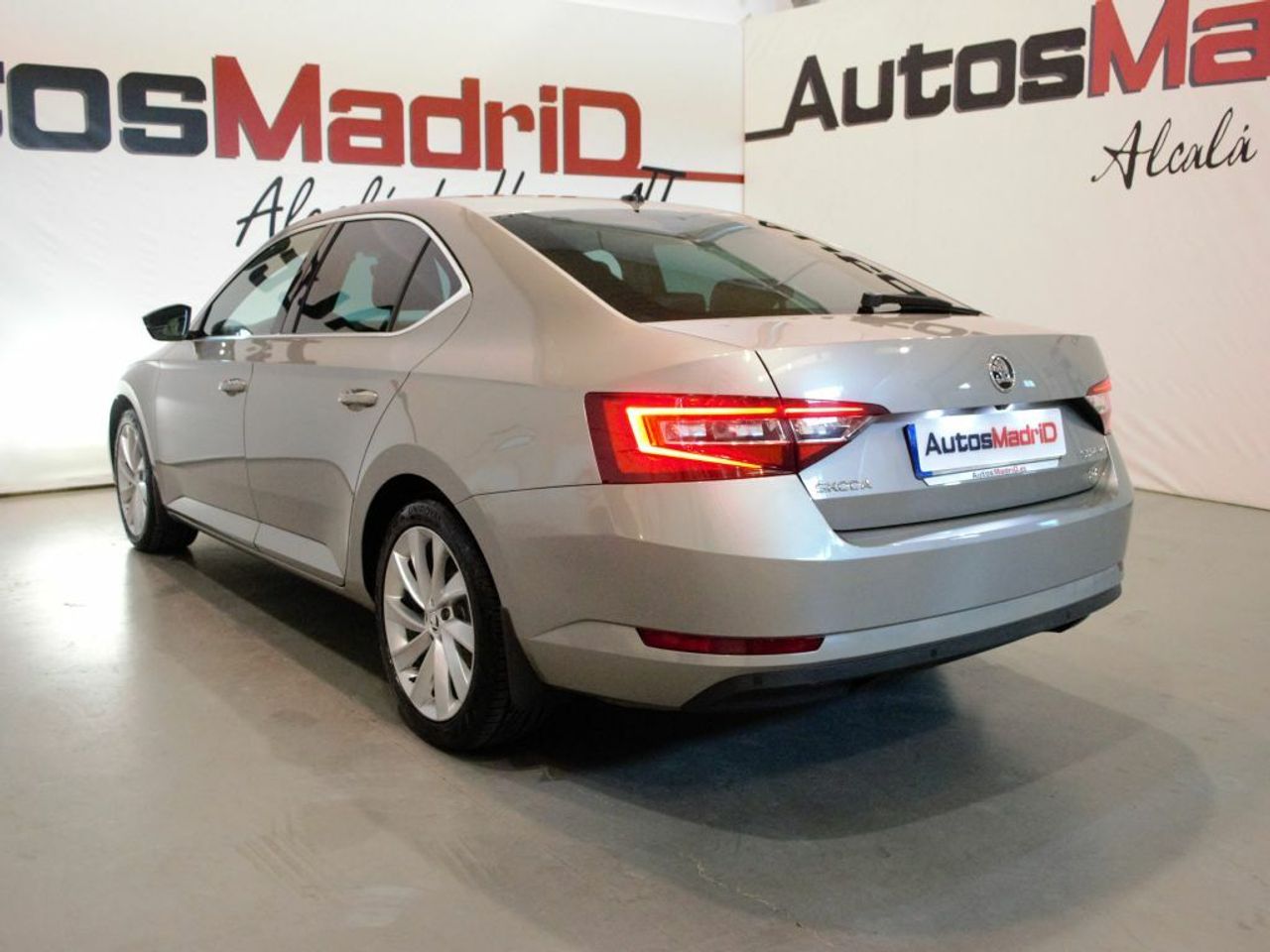 Foto Skoda Superb 5