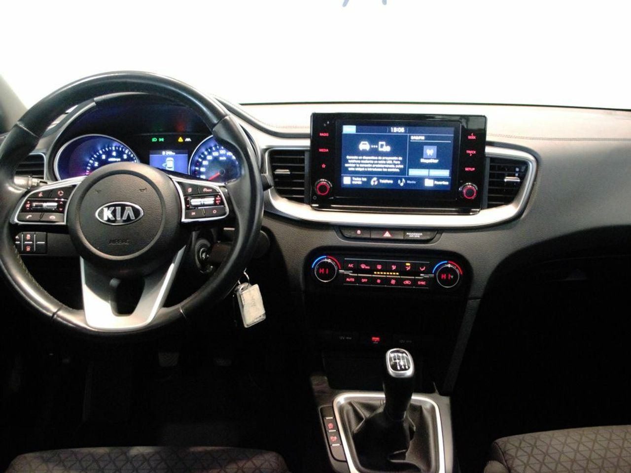 Foto Kia XCeed 16