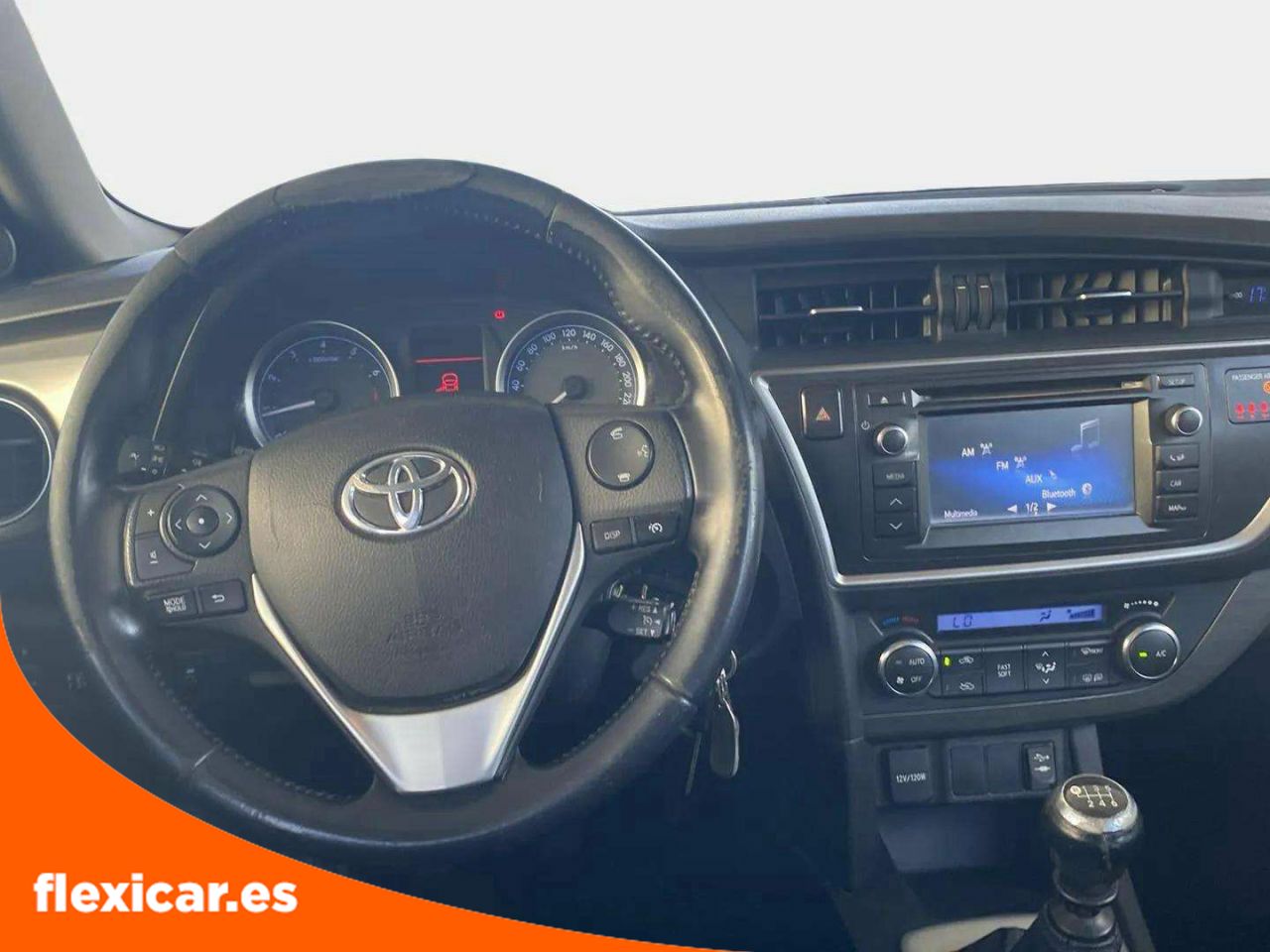 Foto Toyota Auris 11