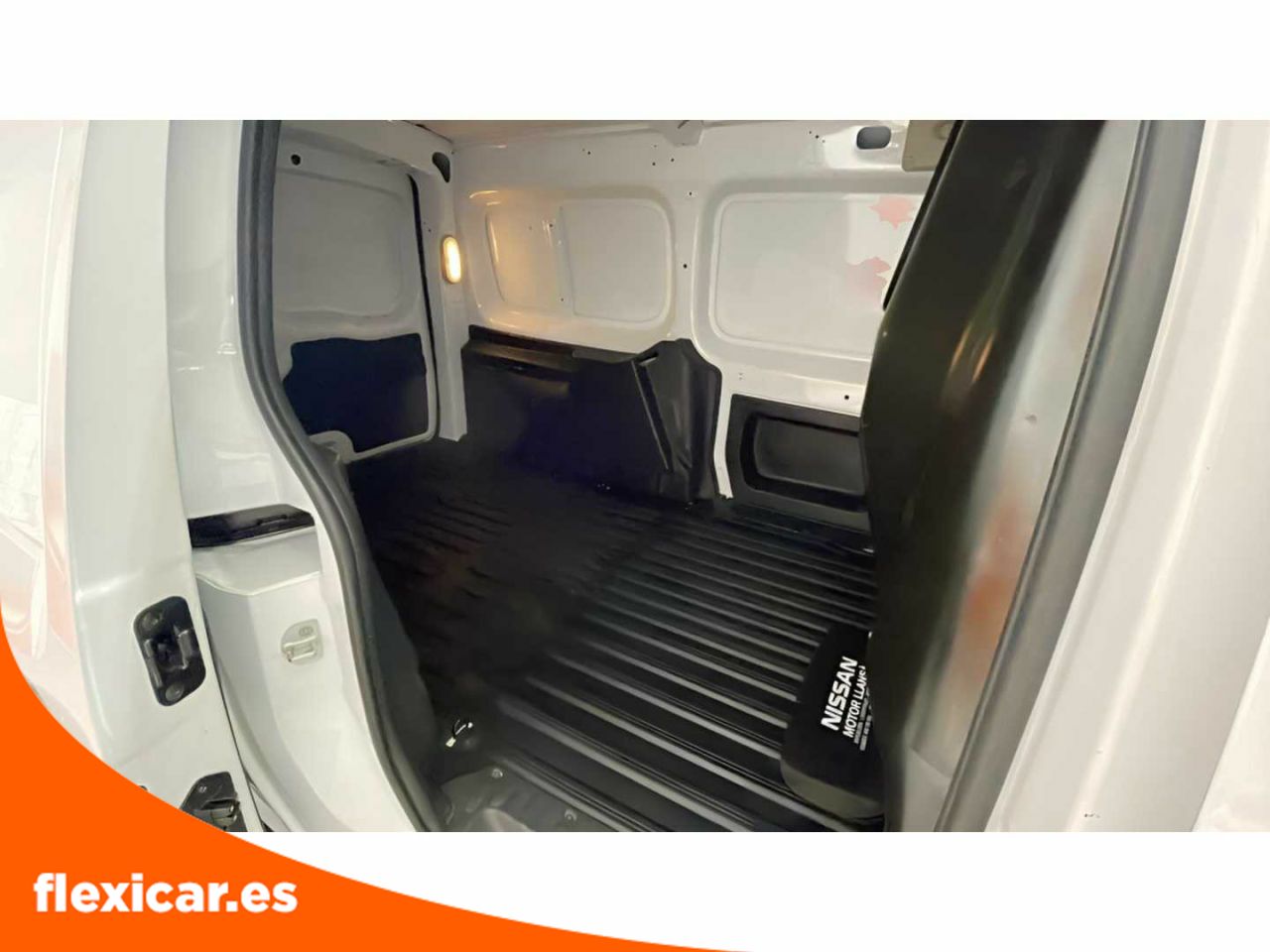 Foto Nissan NV250 22