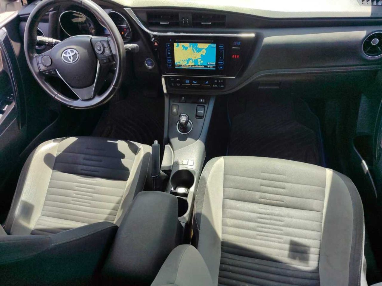 Foto Toyota Auris Touring Sports 7