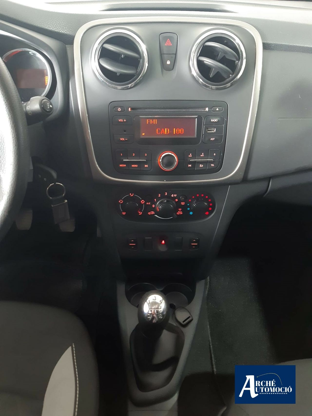 Foto Dacia Sandero 16