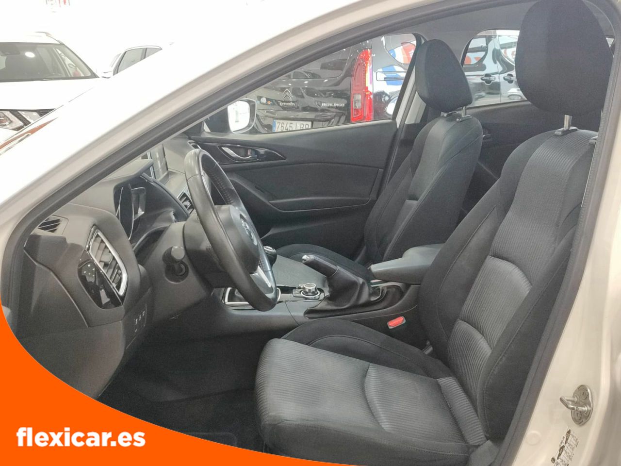 Foto Mazda Mazda3 23