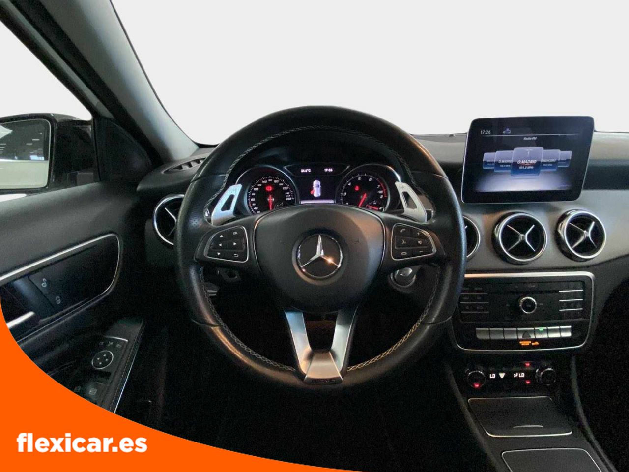 Foto Mercedes-Benz Clase GLA 12