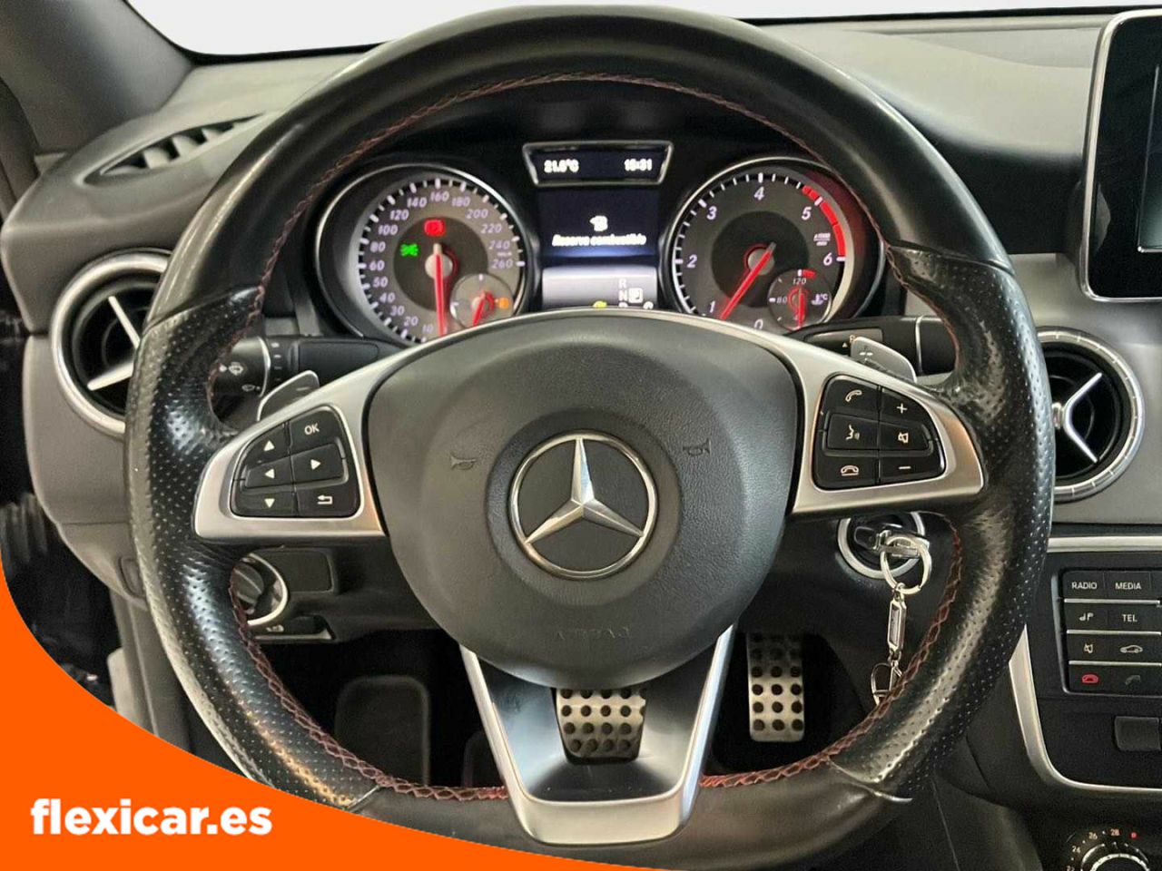 Foto Mercedes-Benz Clase CLA 12