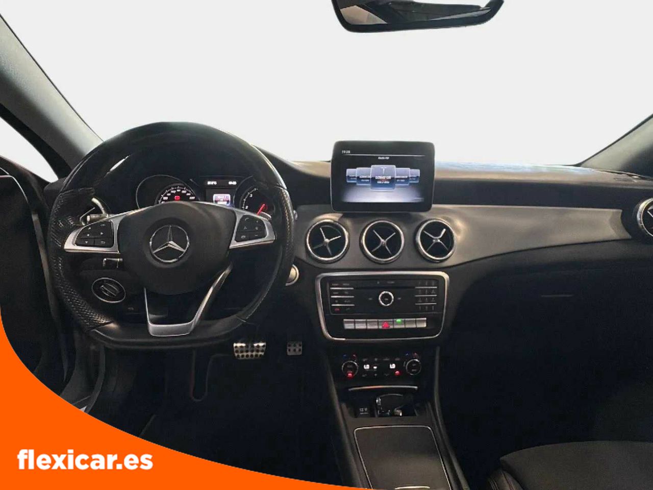 Foto Mercedes-Benz Clase CLA 12