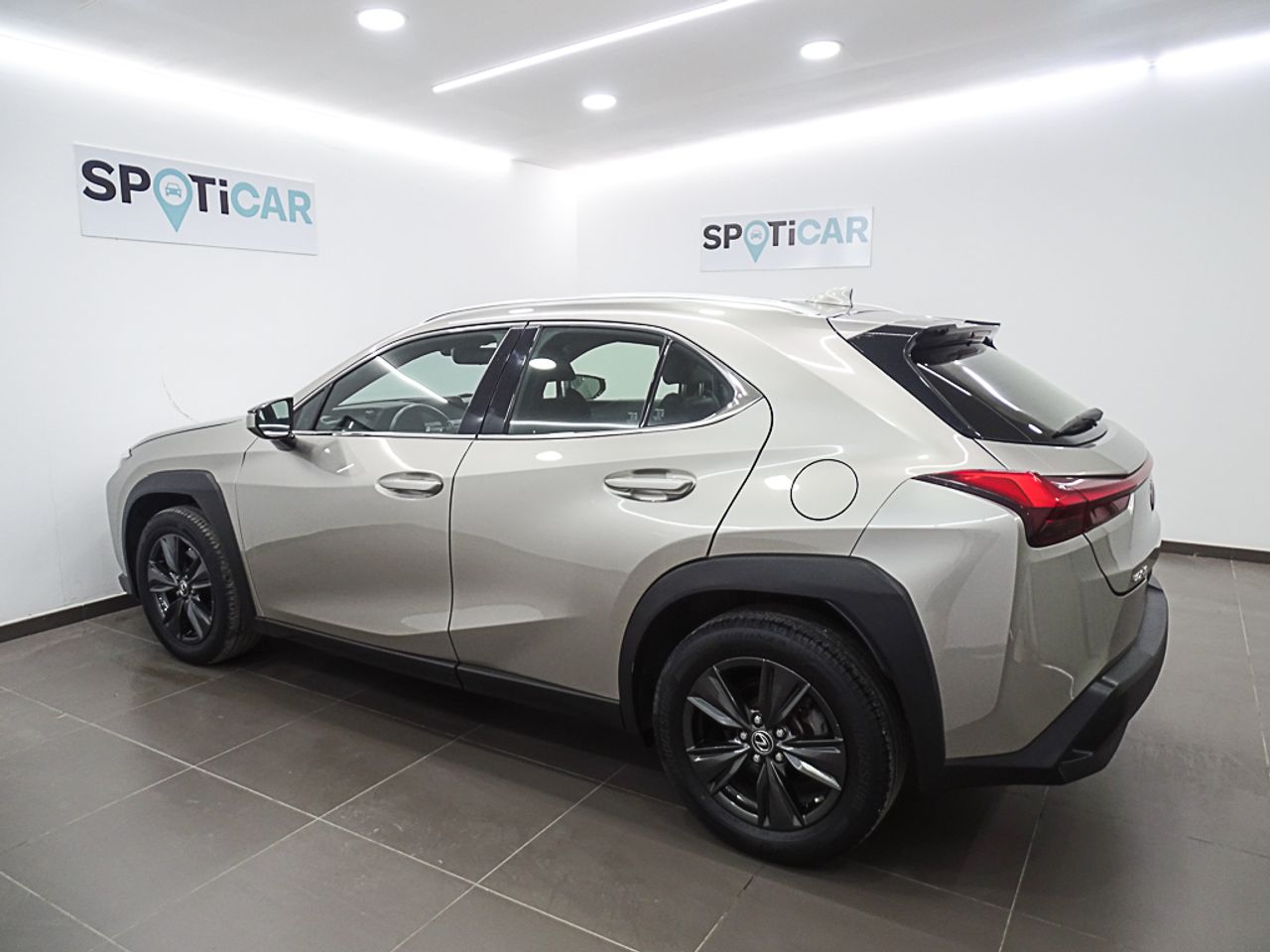 Foto Lexus UX 24