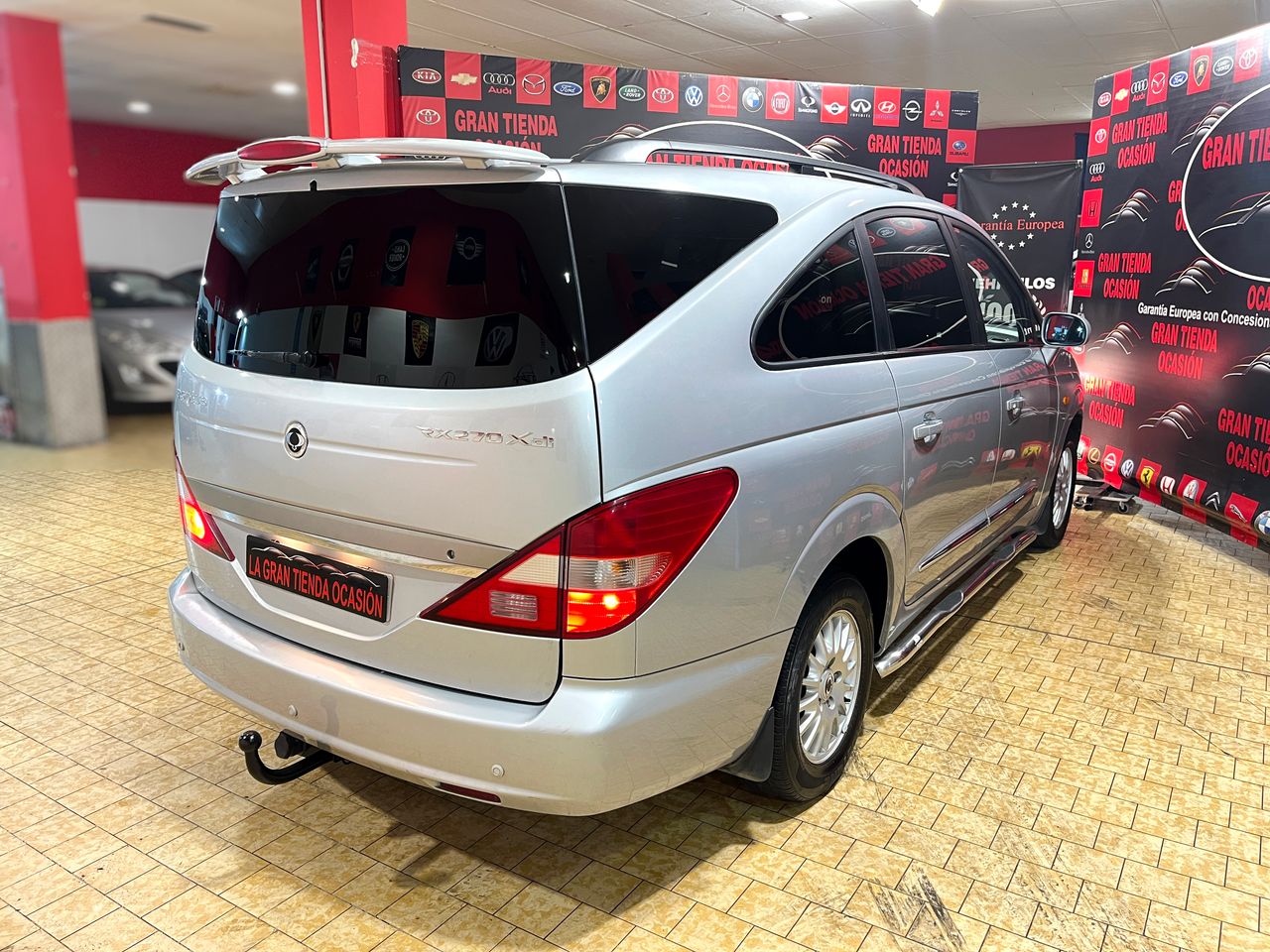 Foto SsangYong Rodius 4