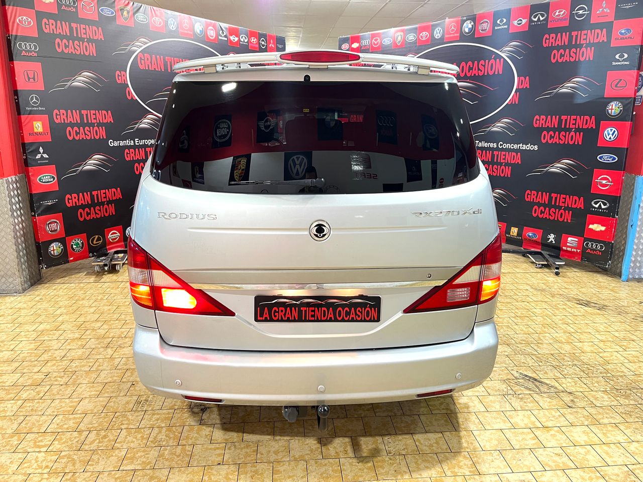 Foto SsangYong Rodius 5