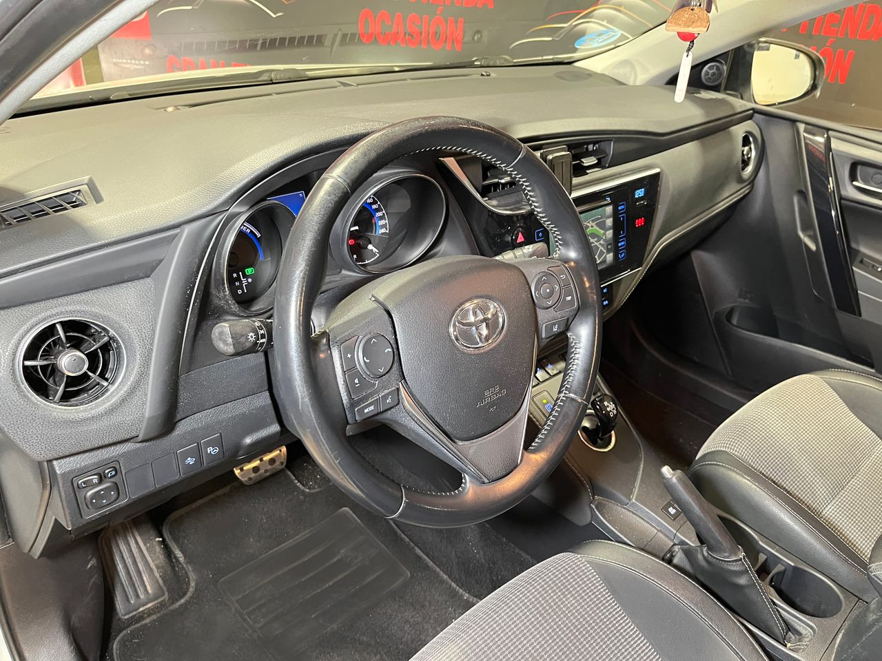 Foto Toyota Auris 11