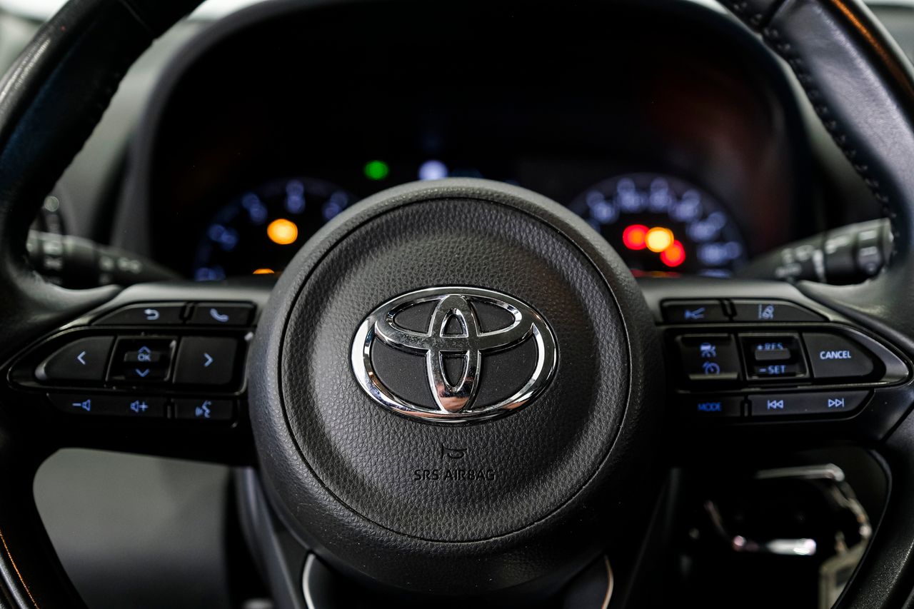 Foto Toyota Yaris 16