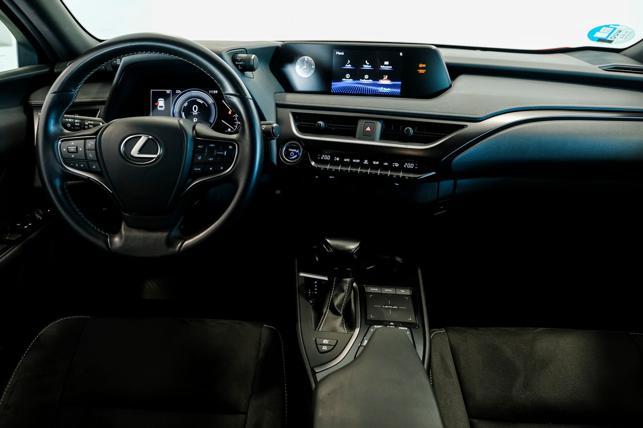 Foto Lexus UX 16