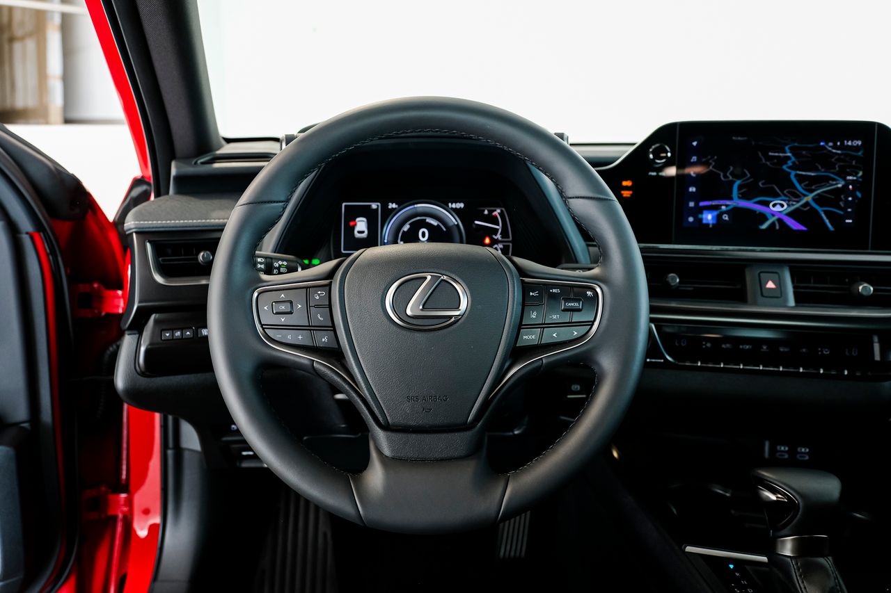 Foto Lexus UX 15