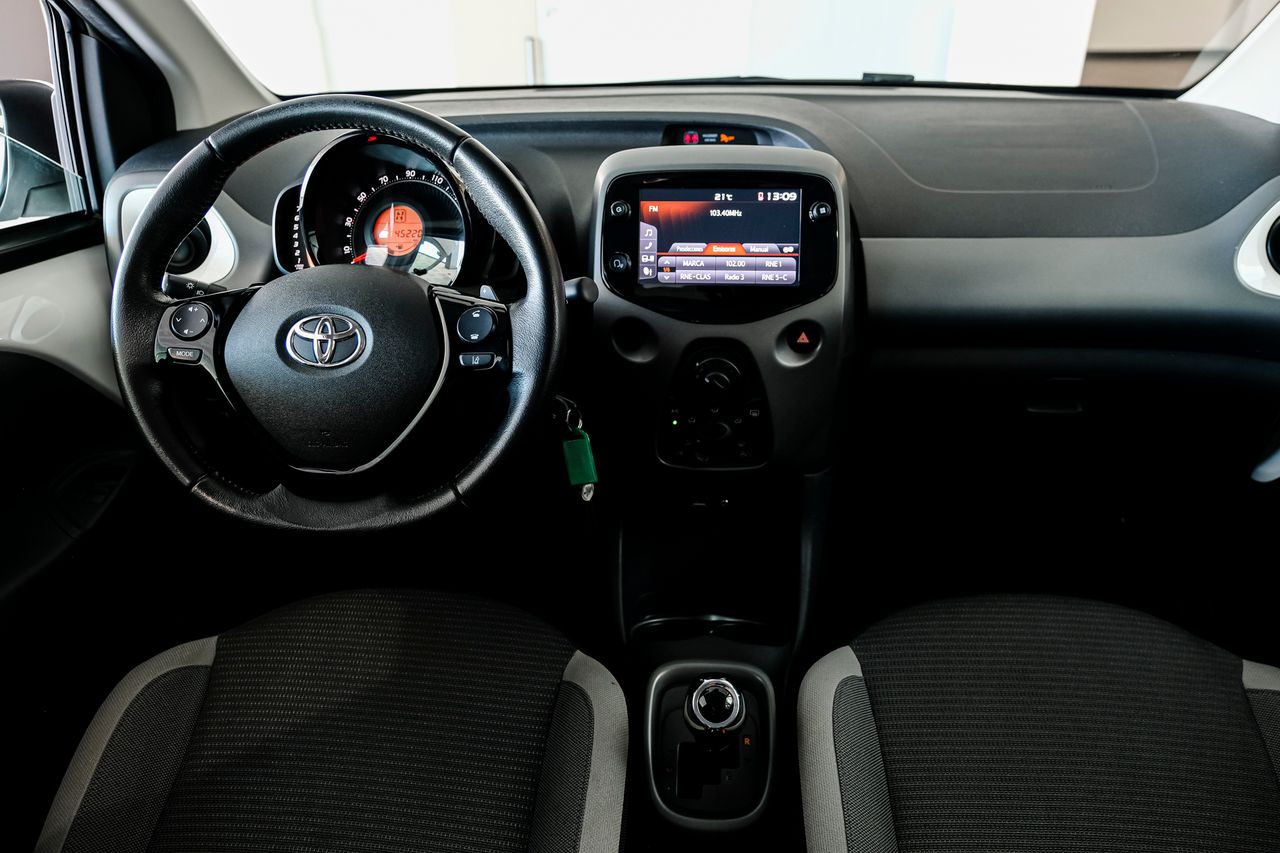 Foto Toyota Aygo 14