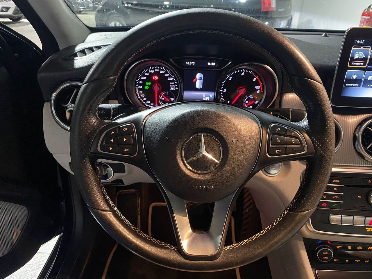 Foto Mercedes-Benz Clase GLA 24
