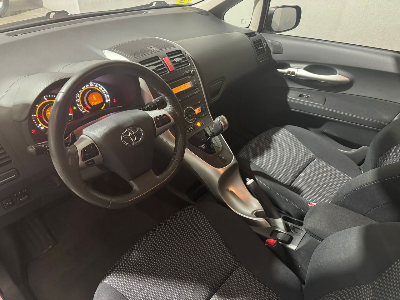 Foto Toyota Auris 8