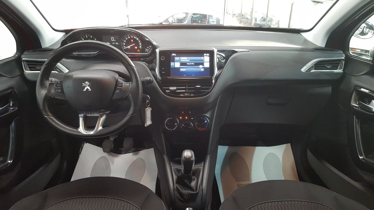 Foto Peugeot 208 6