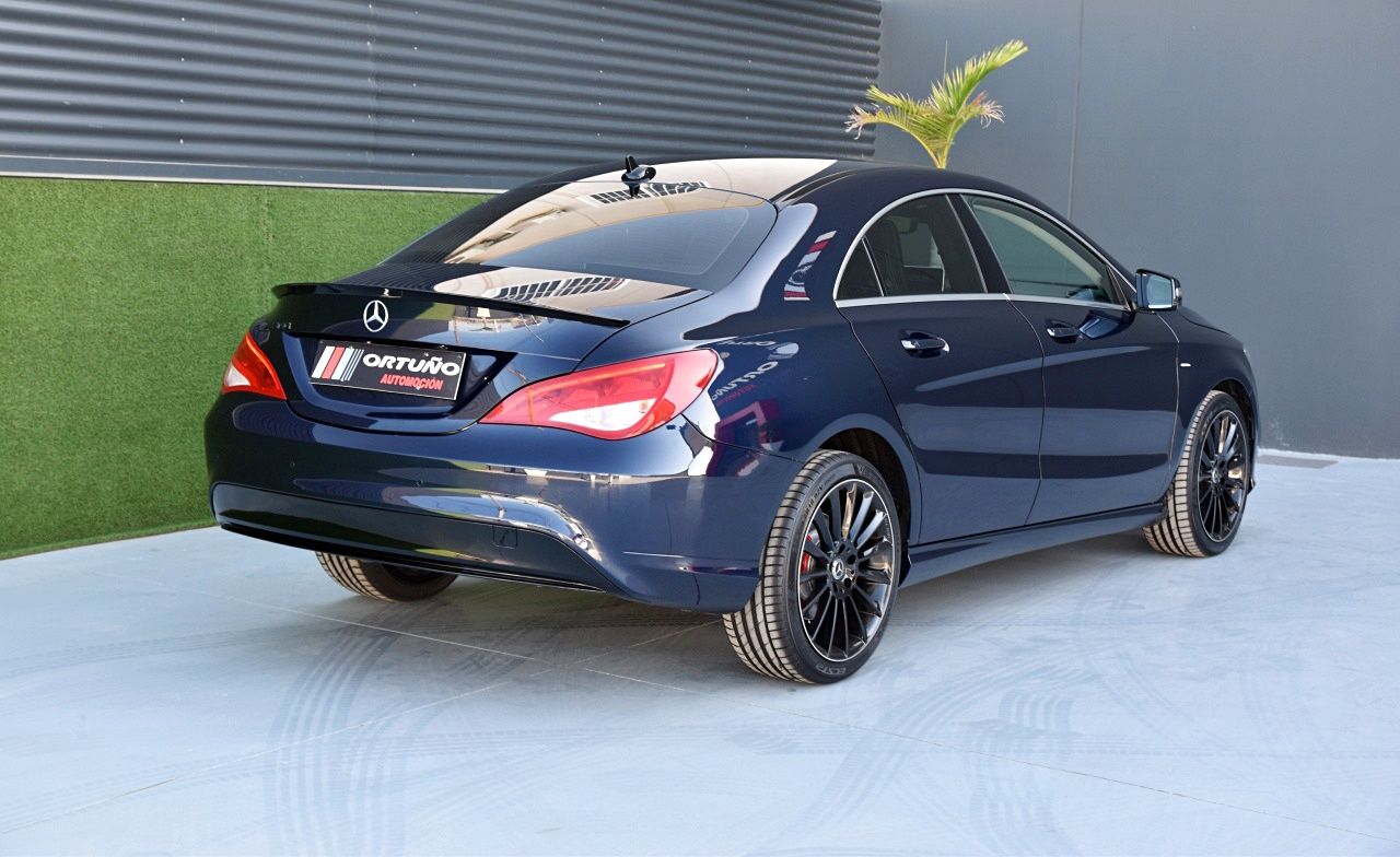 Foto Mercedes-Benz Clase CLA 30