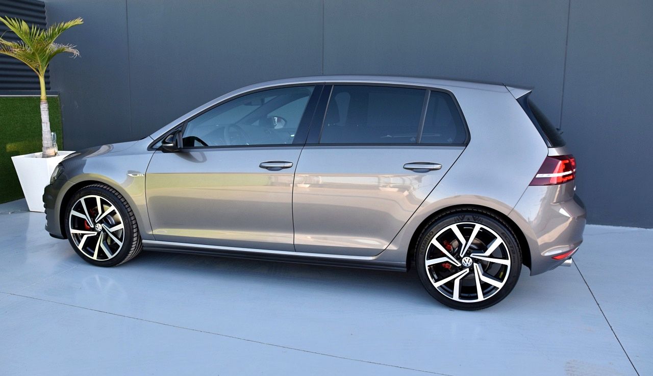 Foto Volkswagen Golf 31