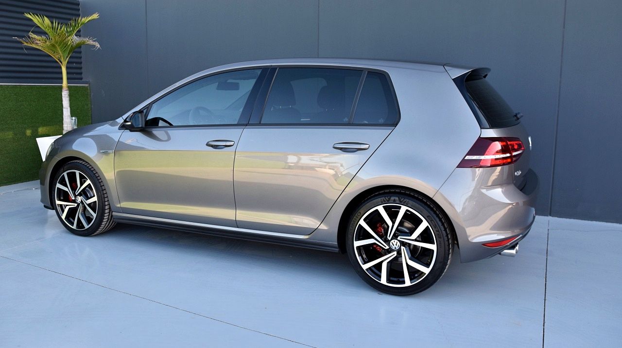 Foto Volkswagen Golf 32