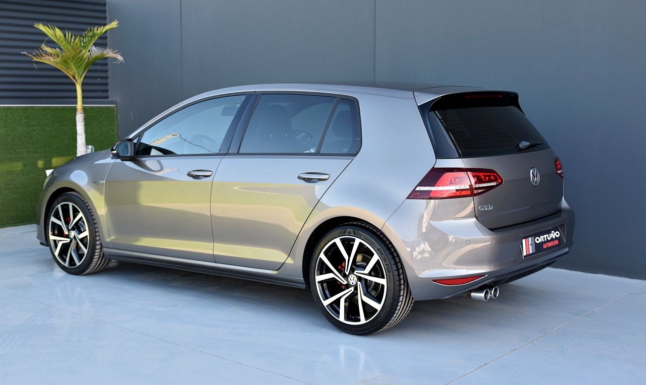 Foto Volkswagen Golf 40