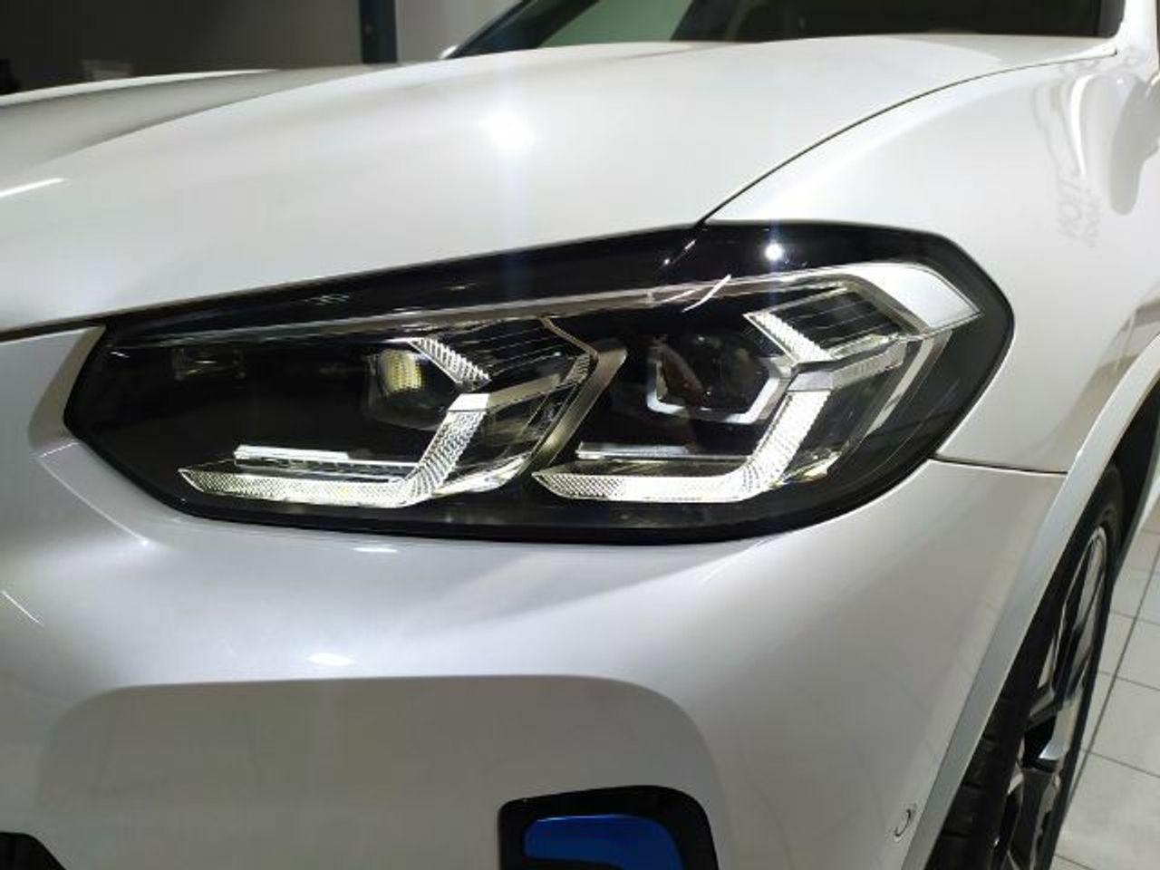 Foto BMW iX3 14