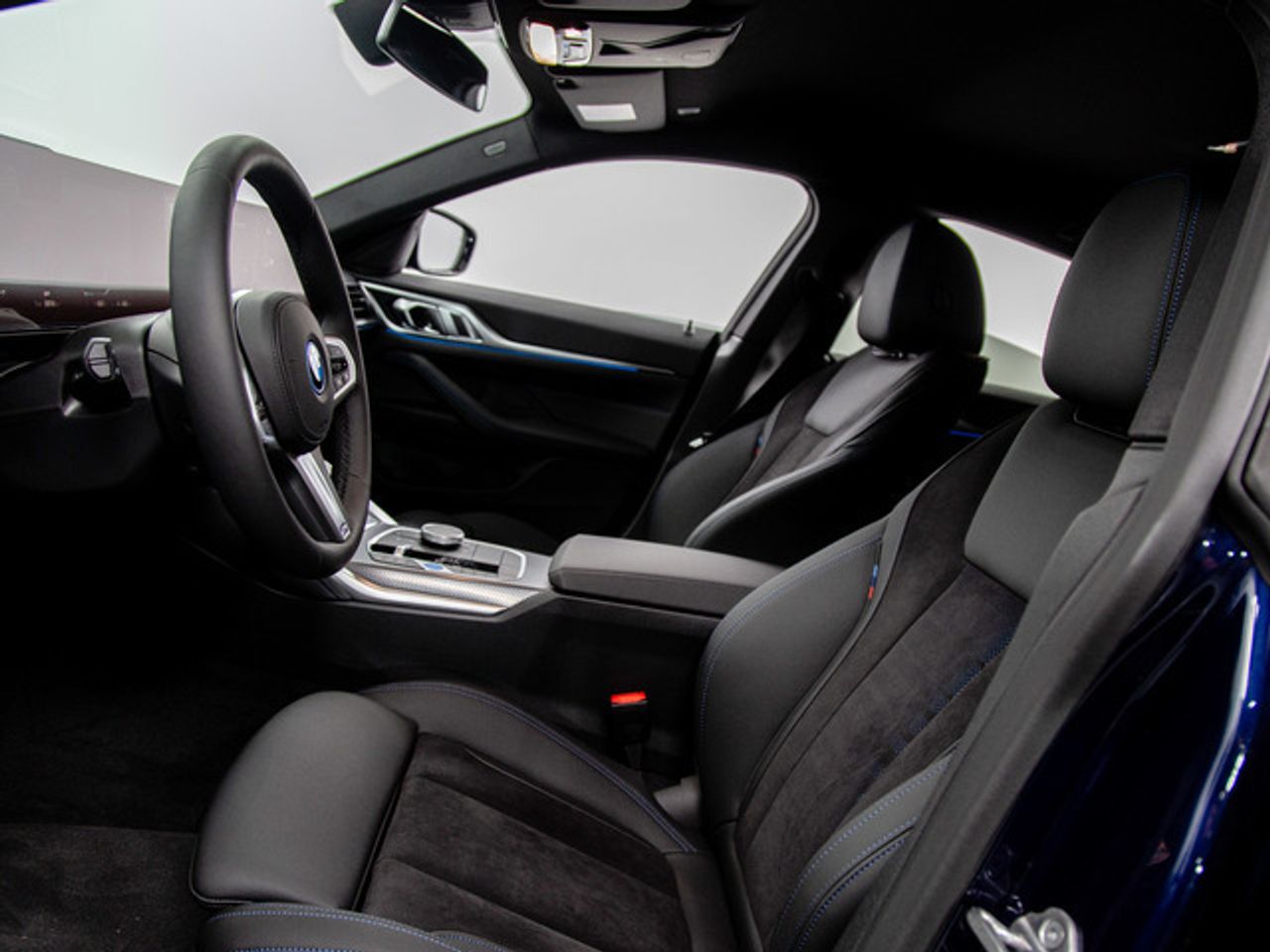 Foto BMW i4 13